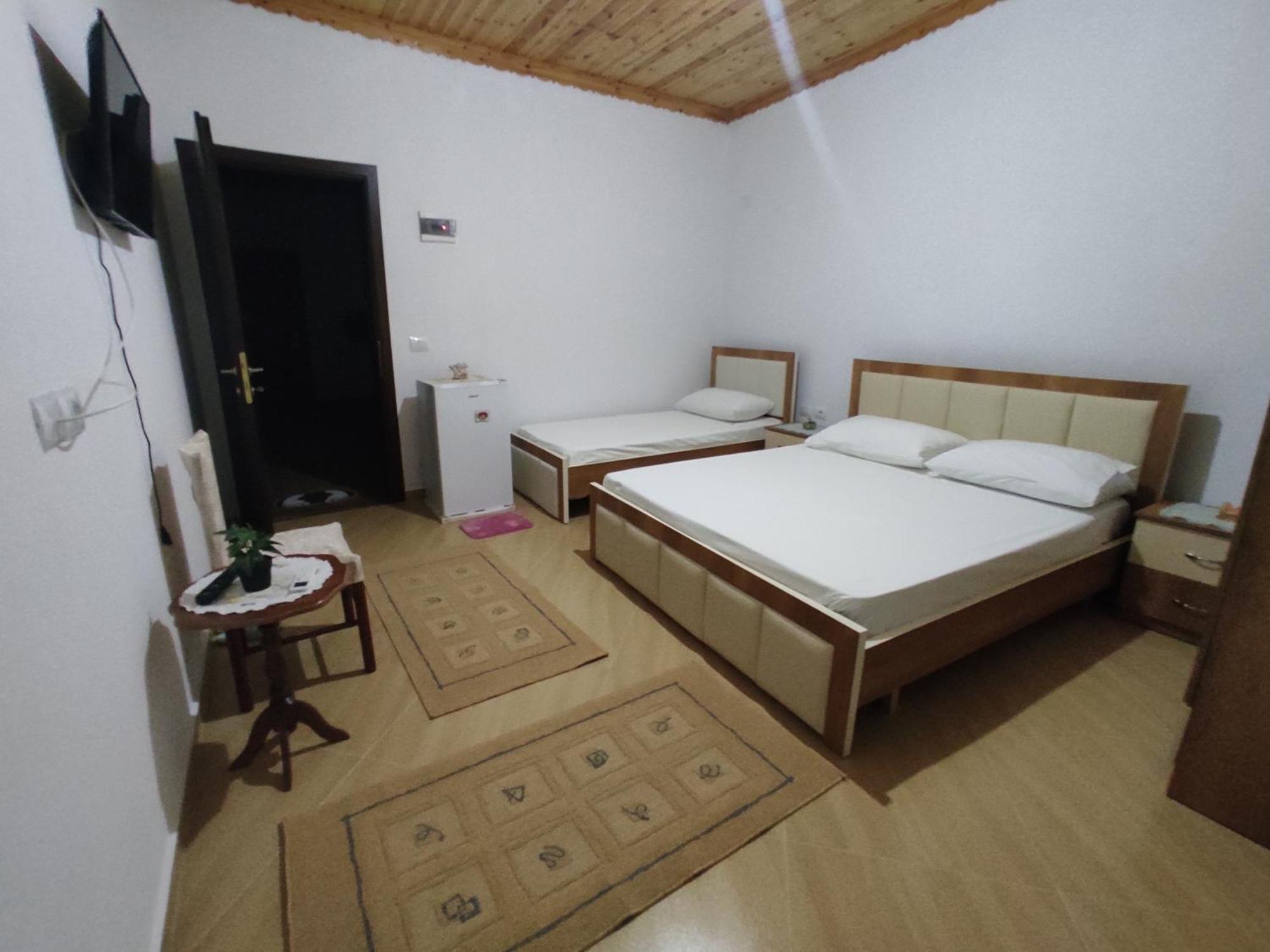Dino Guest House ジロカストラ エクステリア 写真