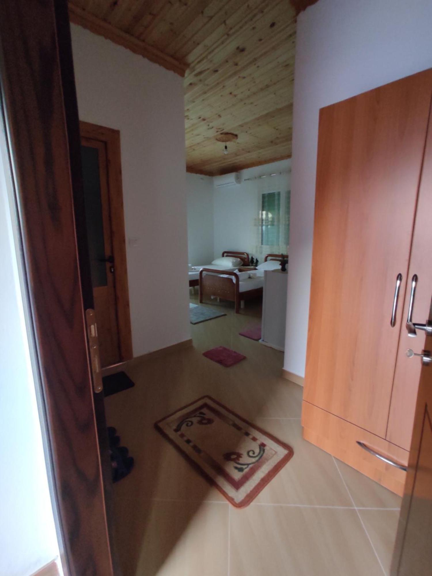 Dino Guest House ジロカストラ エクステリア 写真